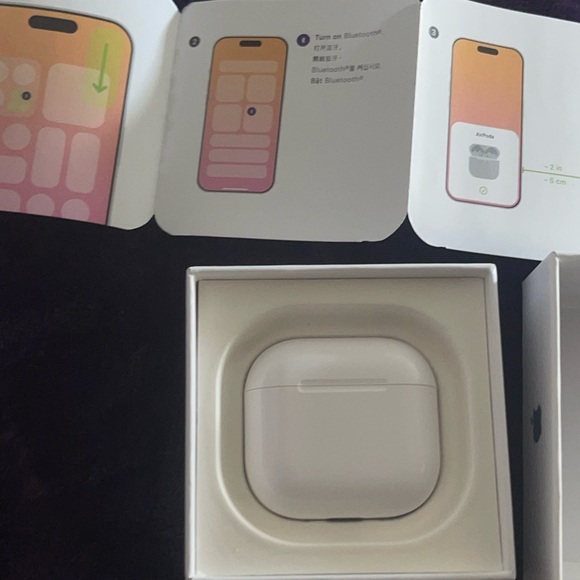 Apple AirPods 4 active noise cancellation